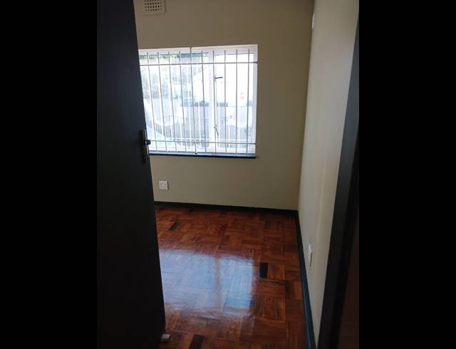 2 BEDROOM APARTMENT TO LET IN ESSENWOOD